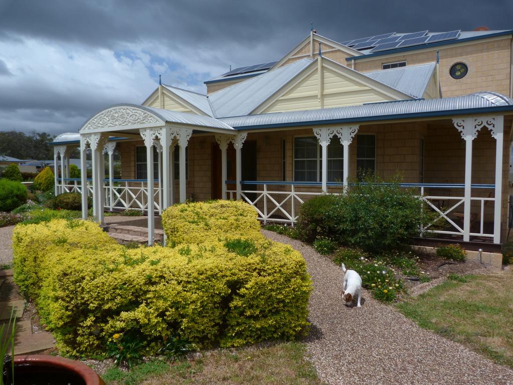 Grovely House Bed & Breakfast Stanthorpe Exterior photo