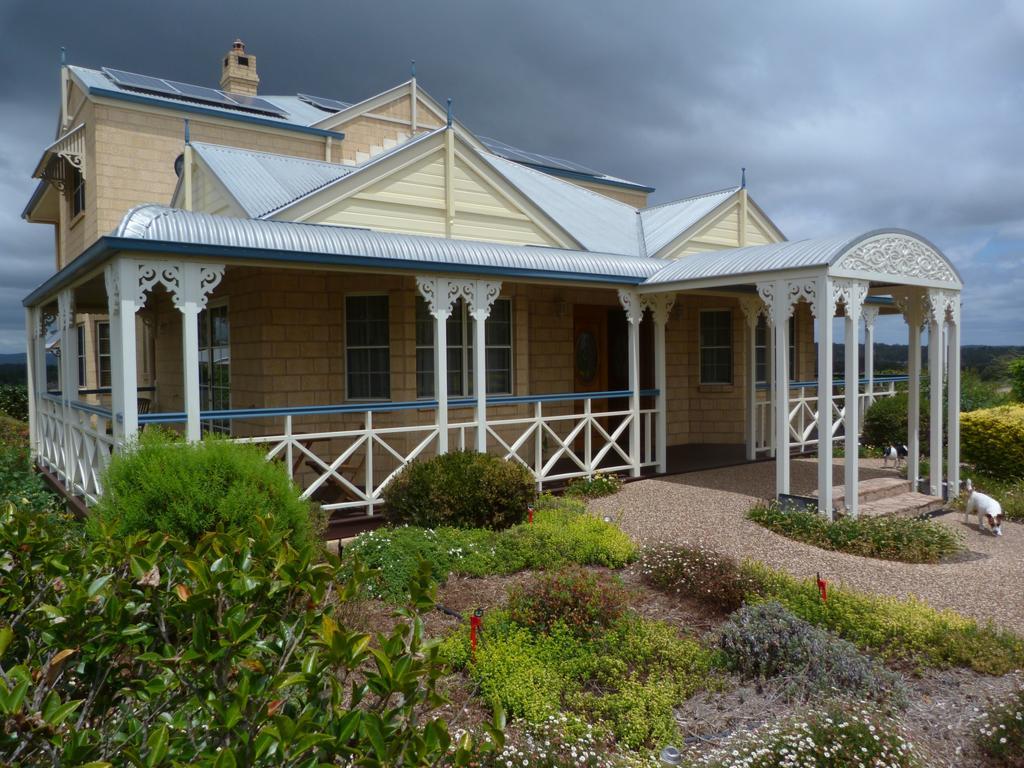 Grovely House Bed & Breakfast Stanthorpe Exterior photo